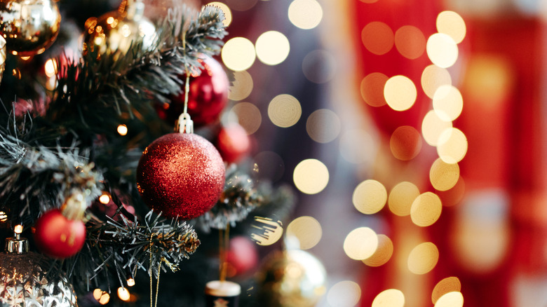 shop for Christmas ornaments online
